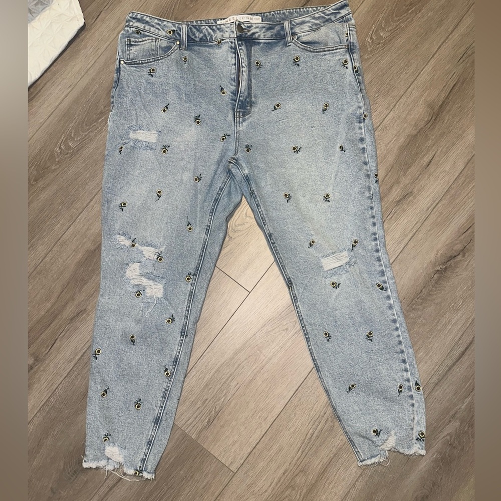 Tinseltown (Macy’s) Sunflower Ankle Jeans 18w